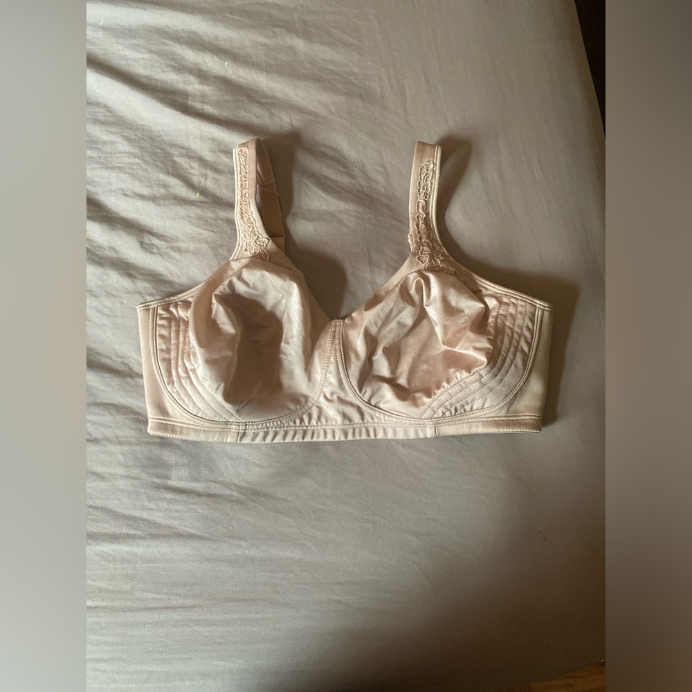 Playtex bra with no padding - Picture 2 of 5